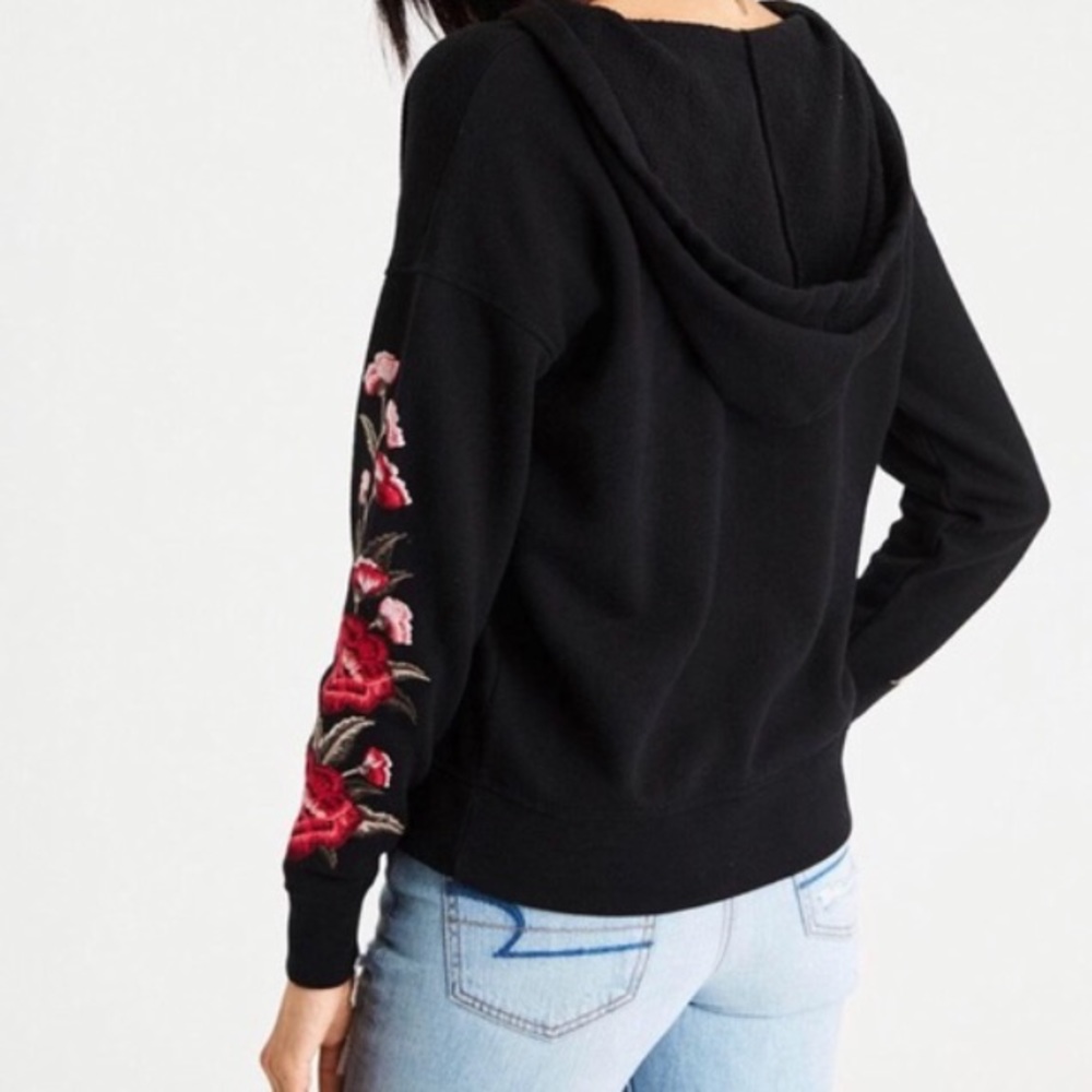 American Eagle Sweatshirt embroidered sleeves